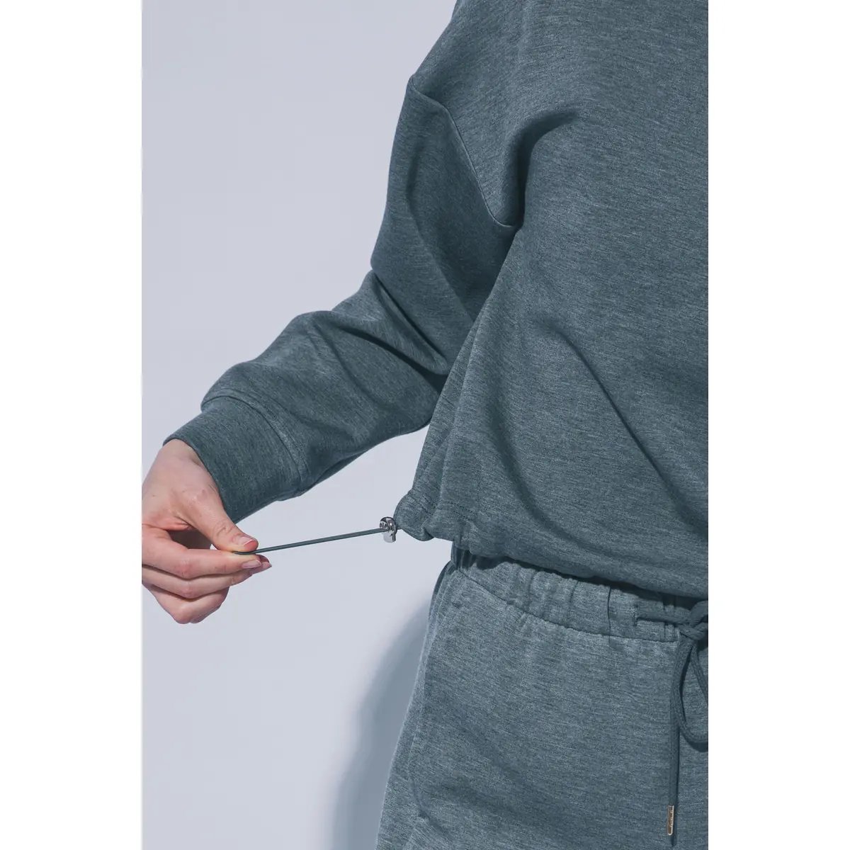 Sudadera Oversize Blanca con Cordón Ajustable para Mujer - Image 36