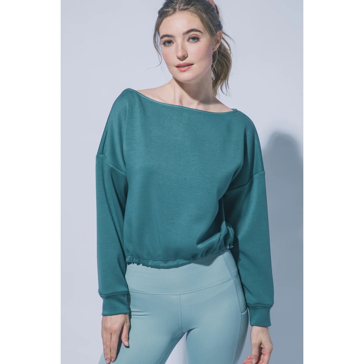 Sudadera Oversize Blanca con Cordón Ajustable para Mujer - Image 41