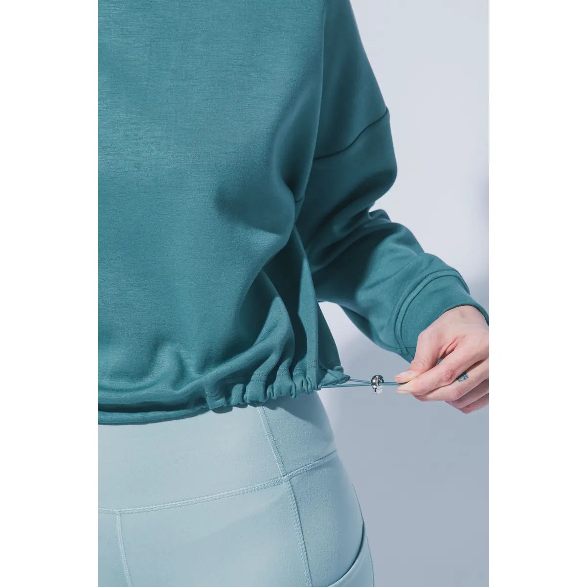 Sudadera Oversize Blanca con Cordón Ajustable para Mujer - Image 45