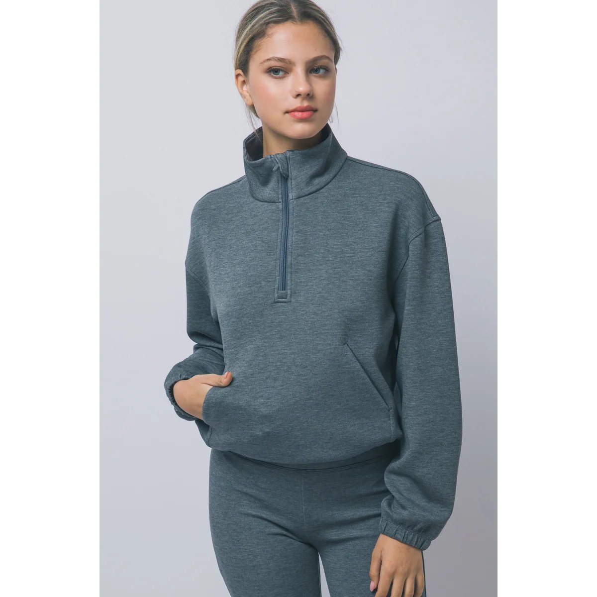 Sudadera Cropped Oversize con Cordón Ajustable en Blanco para Mujer - Image 12