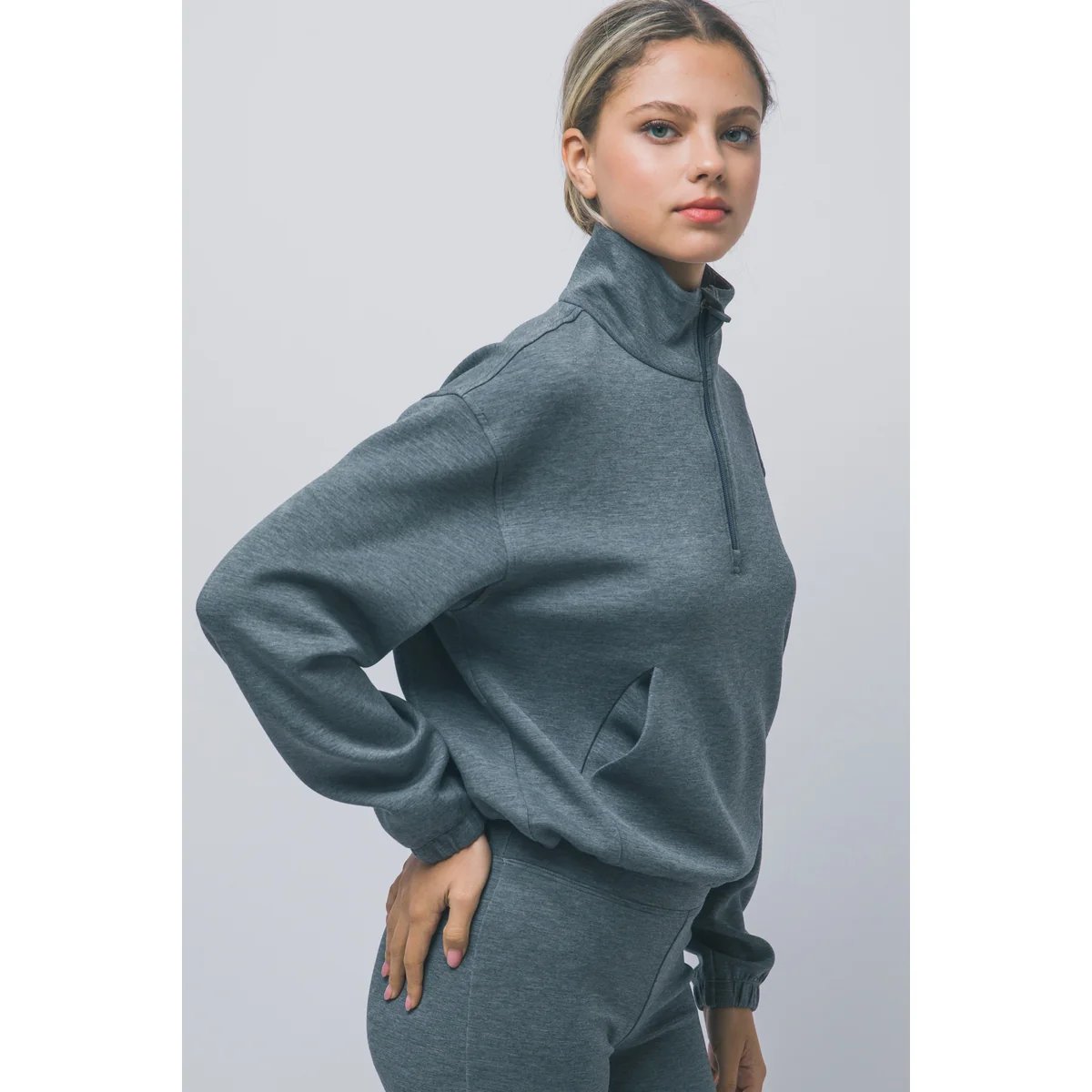 Sudadera Cropped Oversize con Cordón Ajustable en Blanco para Mujer - Image 13