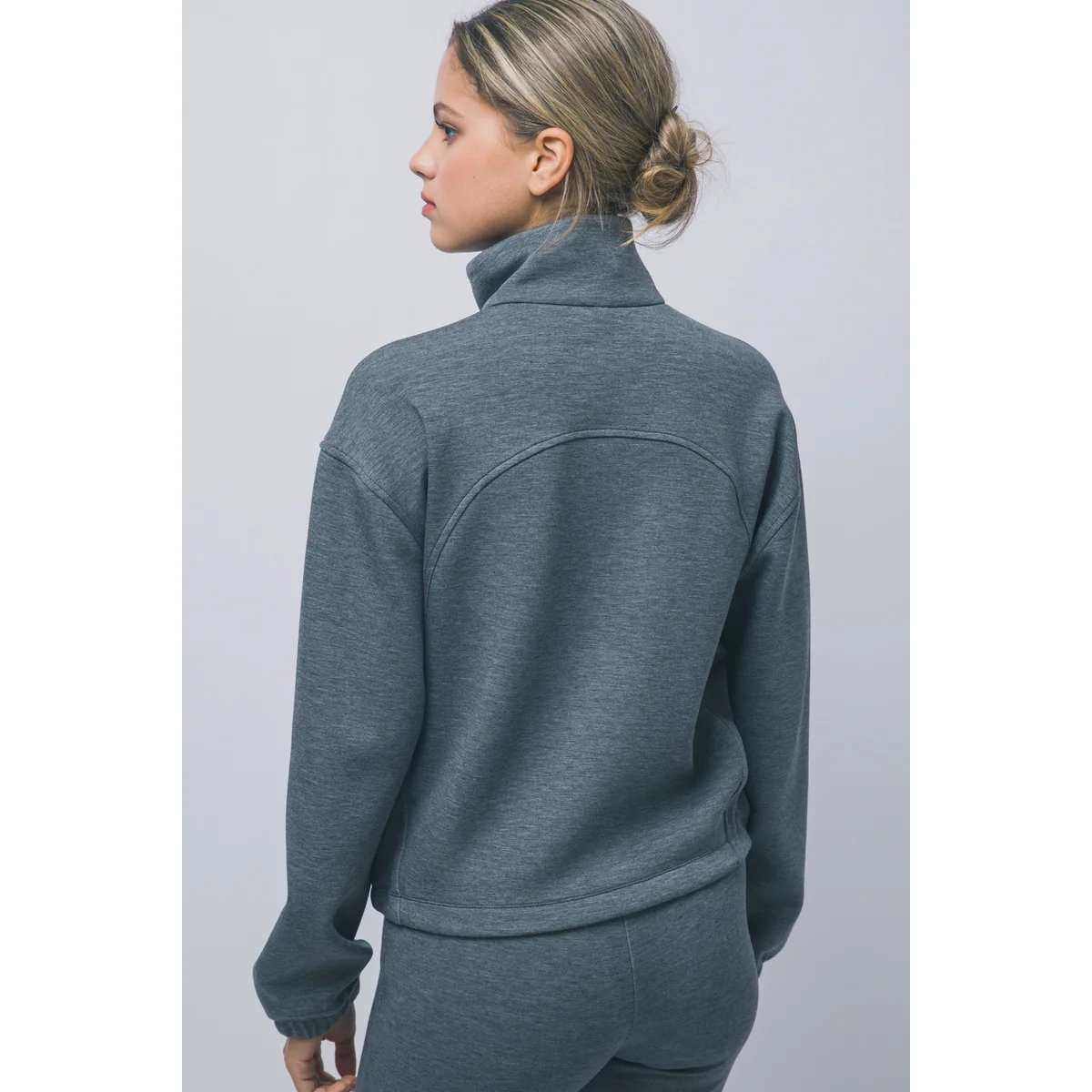 Sudadera Cropped Oversize con Cordón Ajustable en Blanco para Mujer - Image 14