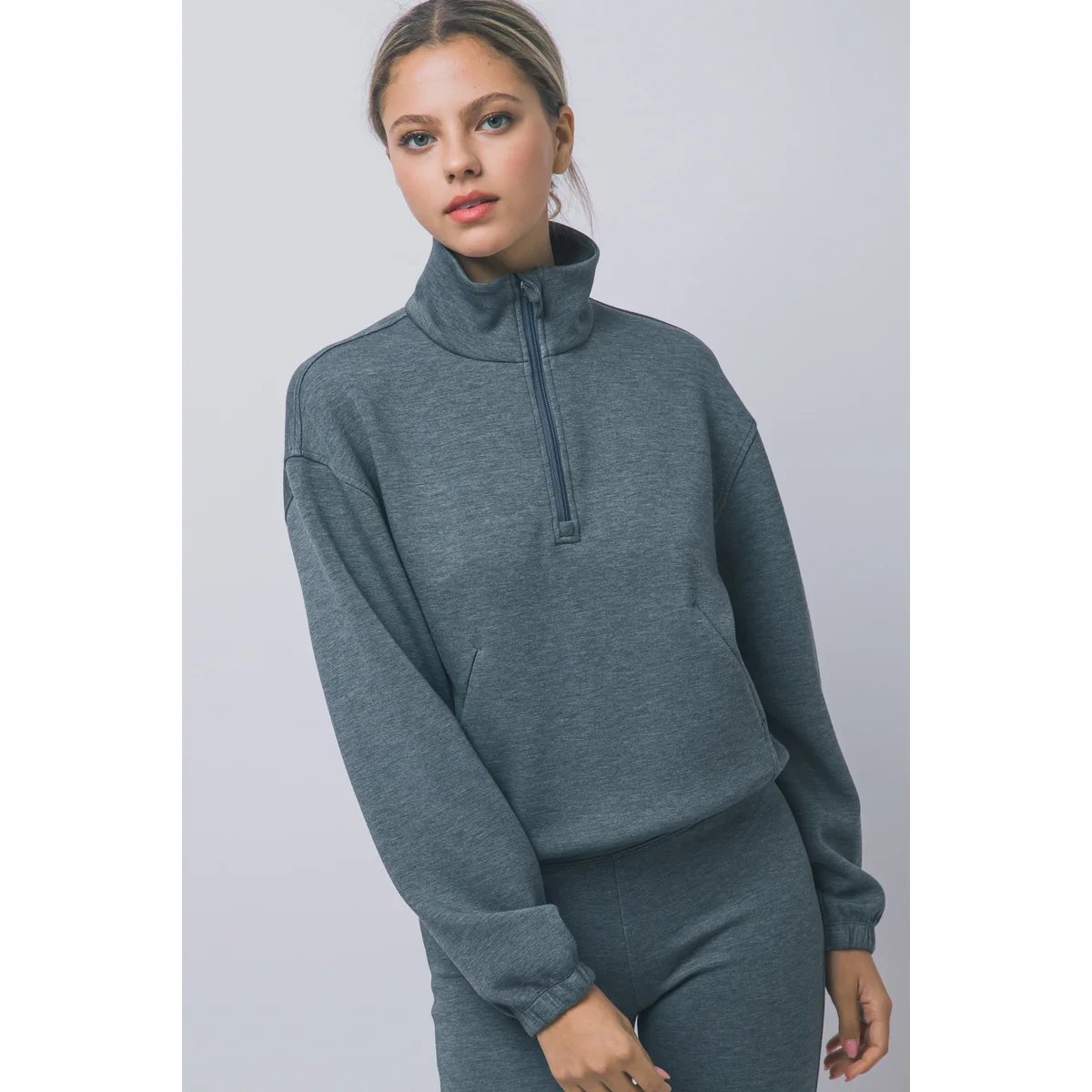 Sudadera Cropped Oversize con Cordón Ajustable en Blanco para Mujer - Image 18
