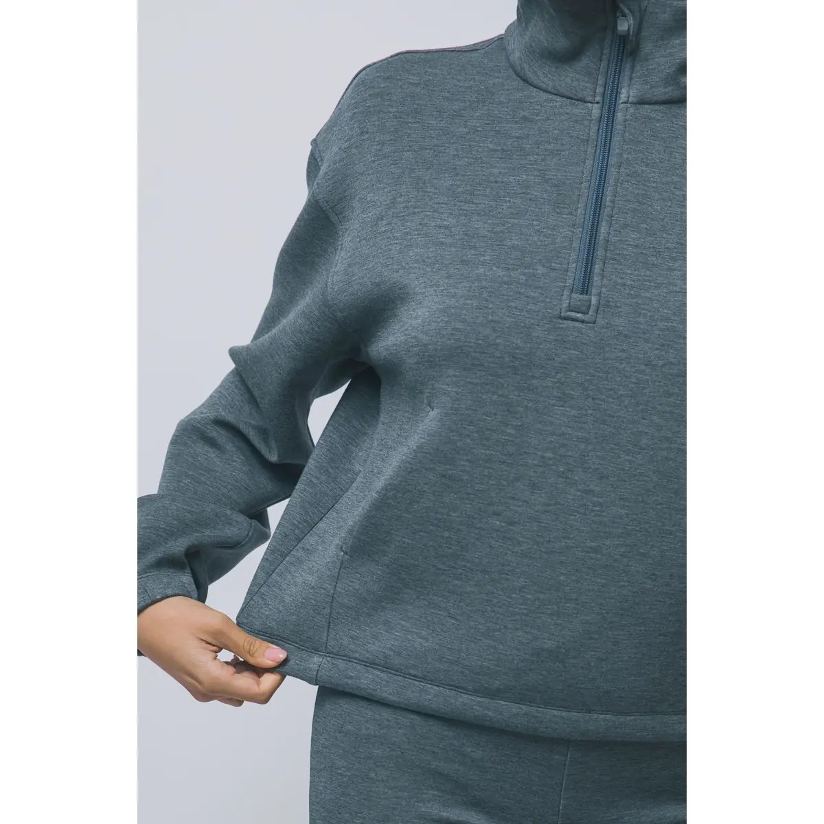 Sudadera Cropped Oversize con Cordón Ajustable en Blanco para Mujer - Image 20
