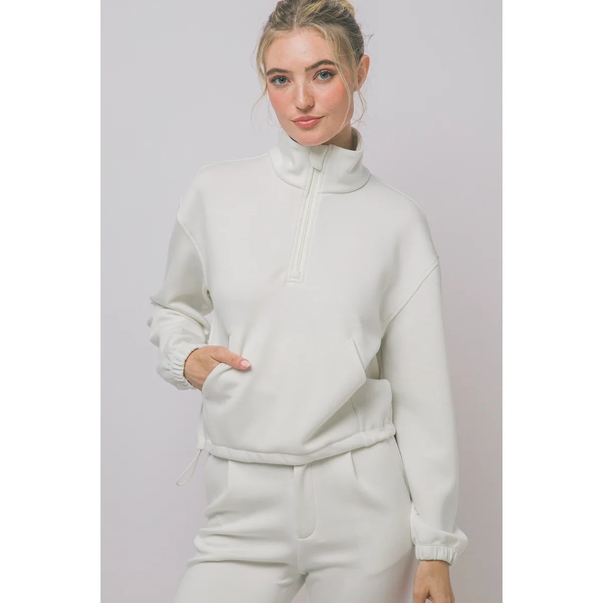 Sudadera Cropped Oversize con Cordón Ajustable en Blanco para Mujer - Image 30