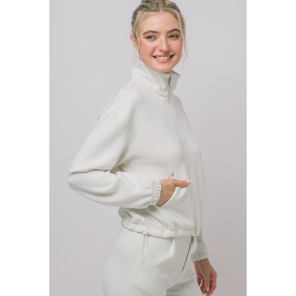 Sudadera Cropped Oversize con Cordón Ajustable en Blanco para Mujer - Image 31
