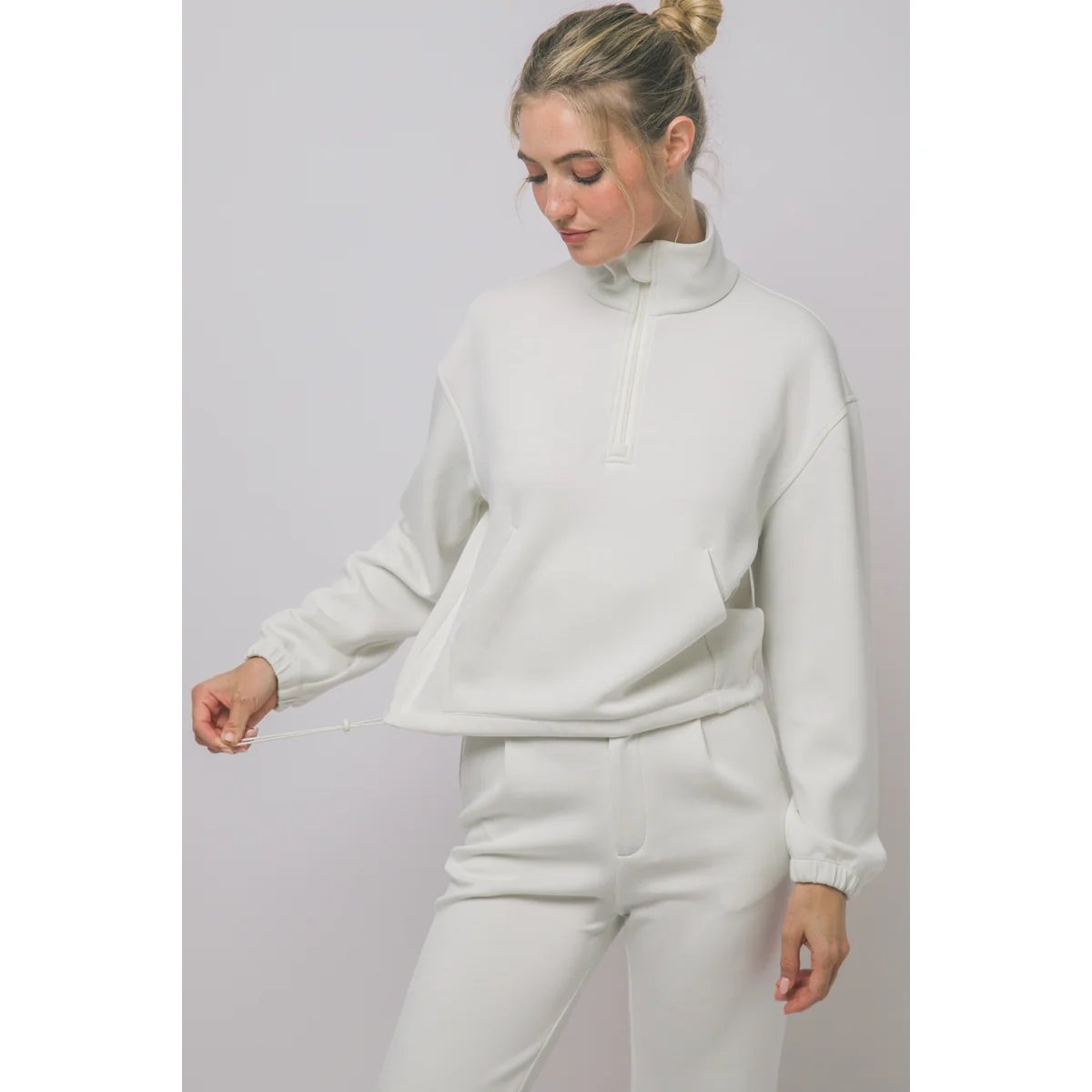 Sudadera Cropped Oversize con Cordón Ajustable en Blanco para Mujer - Image 36