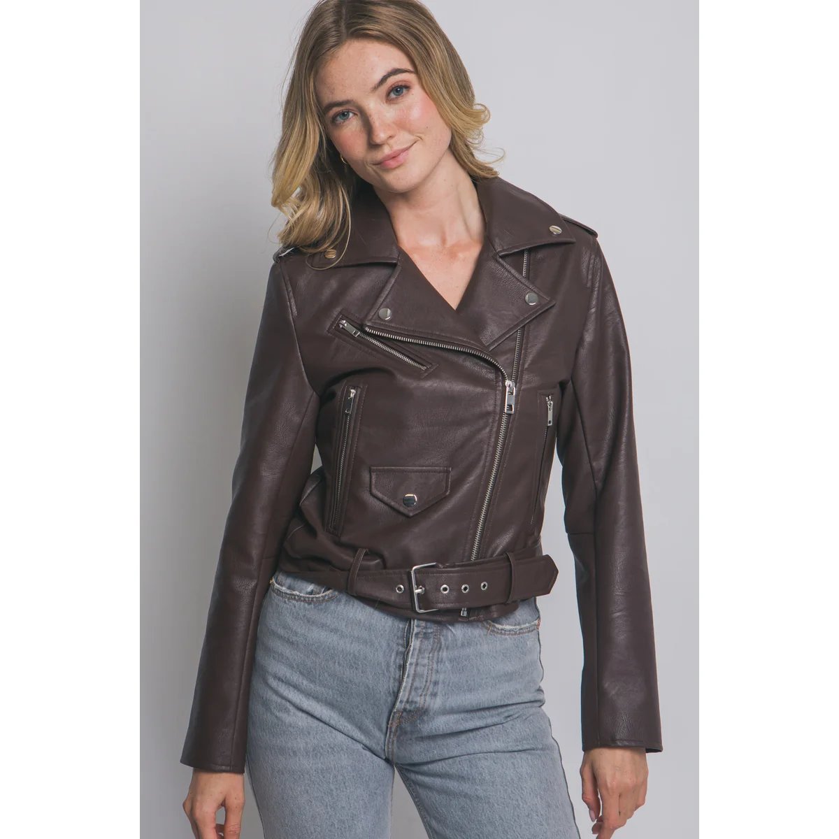 Chamarra Biker de Piel Sintética Café Oscuro para Mujer - Image 37
