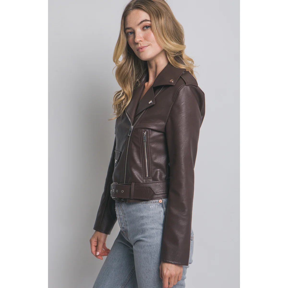 Chamarra Biker de Piel Sintética Café Oscuro para Mujer - Image 38