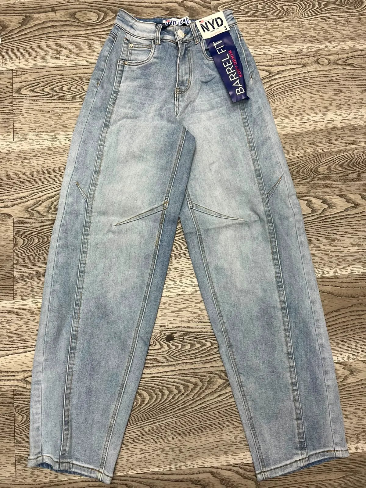 Jeans Barrel Fit de Mezclilla Clara Tiro Alto para Mujer - Image 9