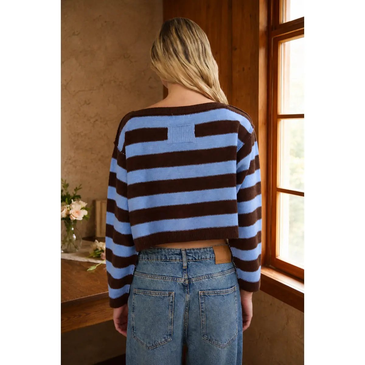 Suéter Crop de Rayas Azul y Café con Cuello Barco para Mujer - Image 3