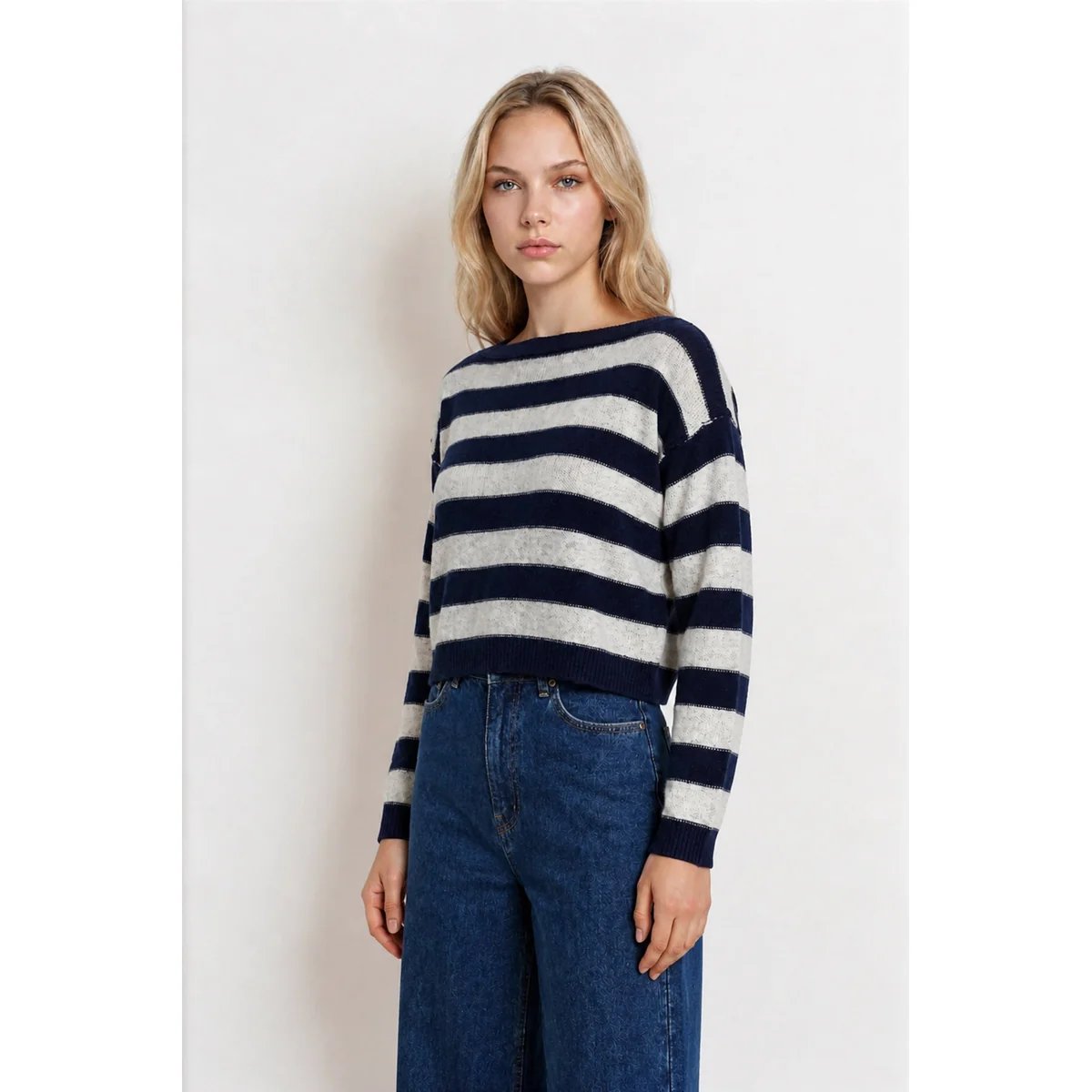 Suéter Crop de Rayas Azul y Café con Cuello Barco para Mujer - Image 17