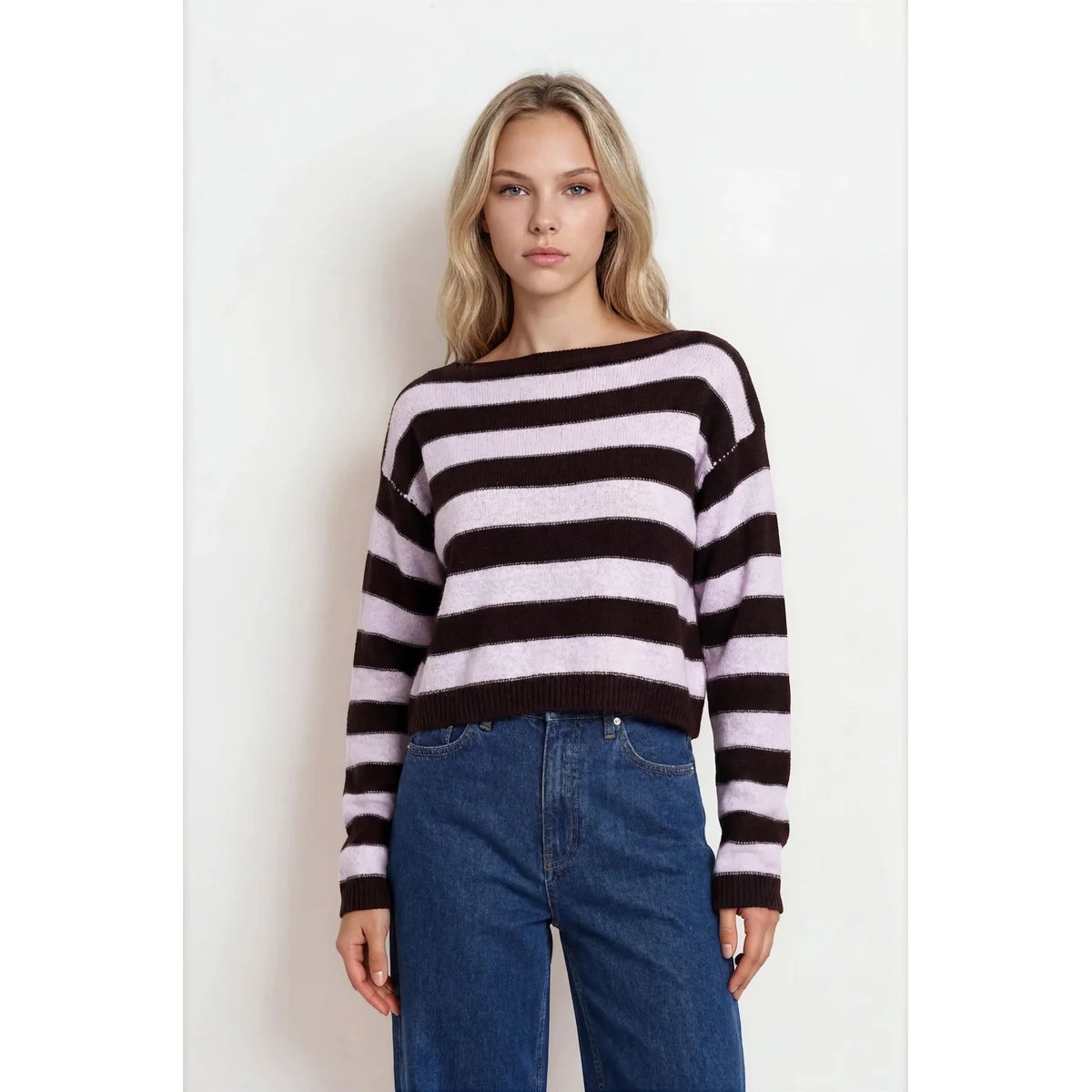 Suéter Crop de Rayas Azul y Café con Cuello Barco para Mujer - Image 24