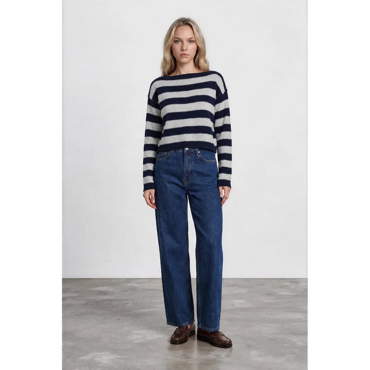 Suéter Crop de Rayas Azul y Café con Cuello Barco para Mujer - Image 19
