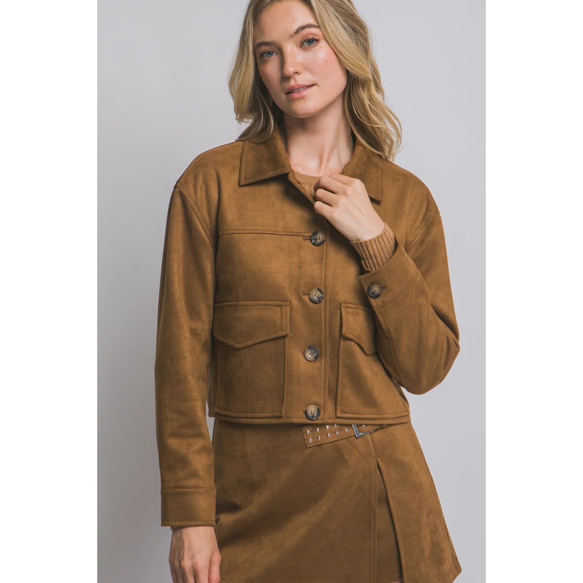 Chamarra Cropped de Faux Suede Negra con Botones para Mujer - Image 19
