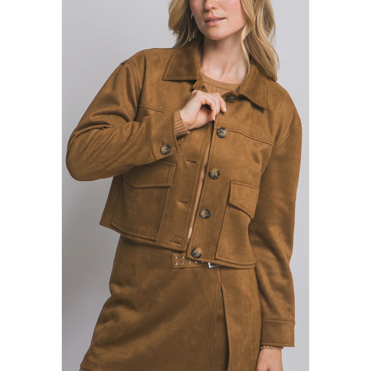 Chamarra Cropped de Faux Suede Negra con Botones para Mujer - Image 20