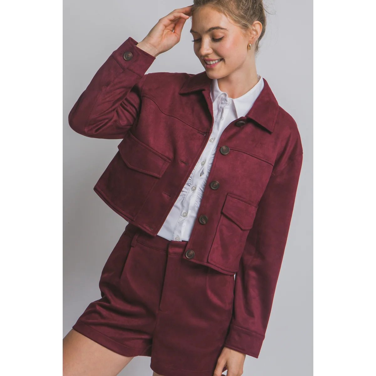 Chamarra Cropped de Faux Suede Negra con Botones para Mujer - Image 26
