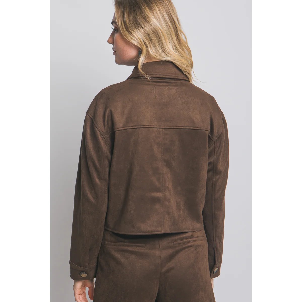 Chamarra Cropped de Faux Suede Negra con Botones para Mujer - Image 45