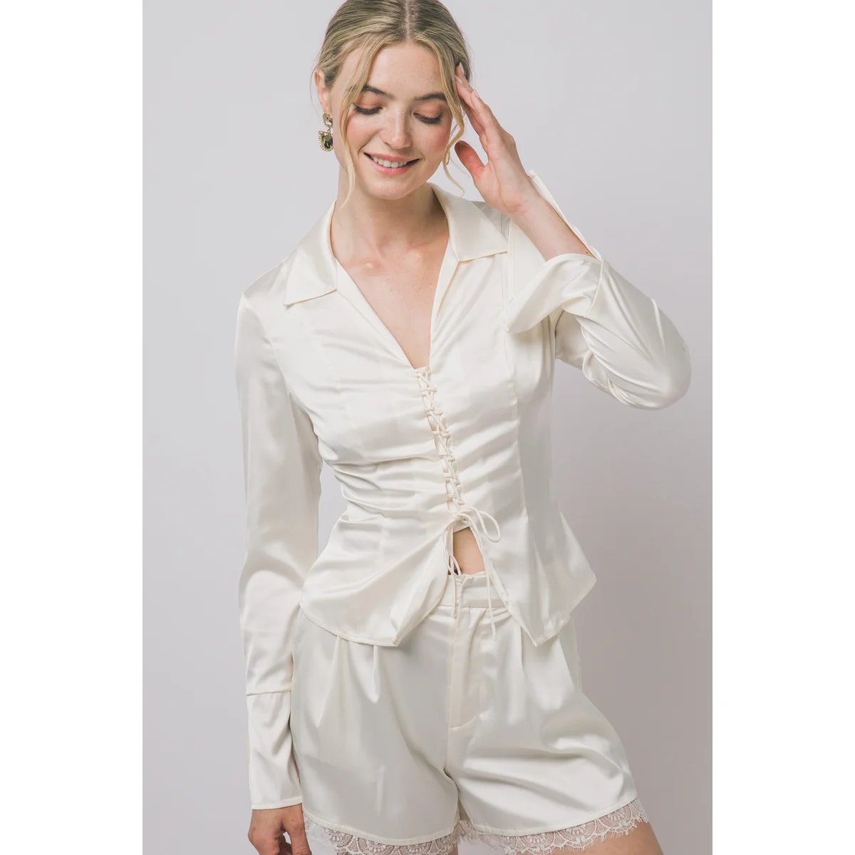 Blusa Satinada con Cordones Cruzados al Frente Estilo Elegante para Mujer - Image 7