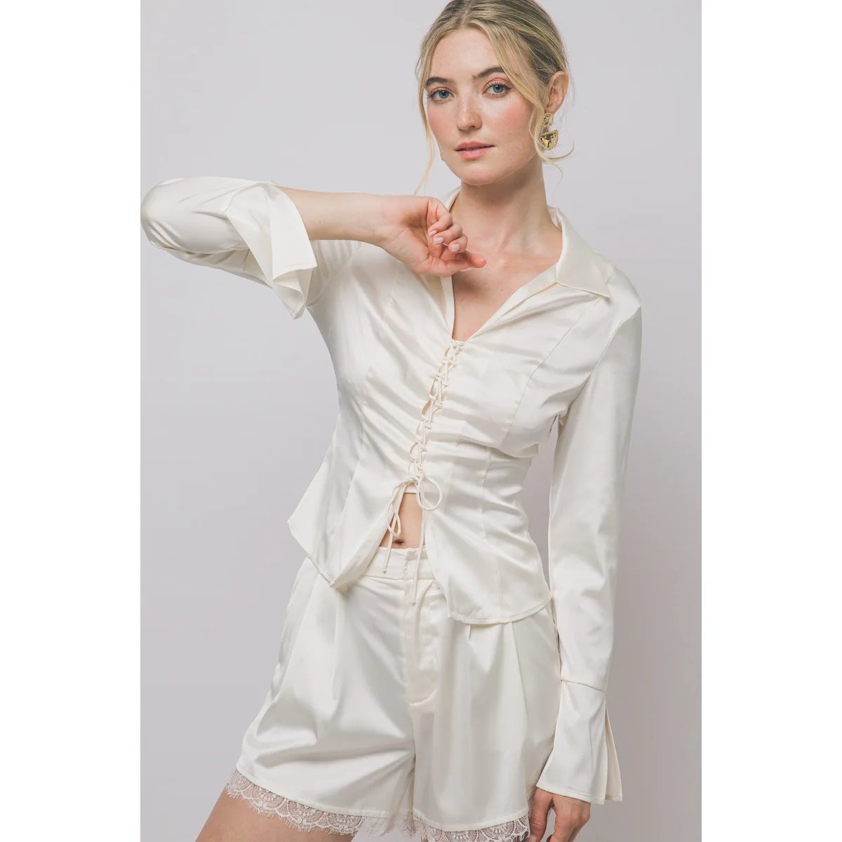 Blusa Satinada con Cordones Cruzados al Frente Estilo Elegante para Mujer - Image 8
