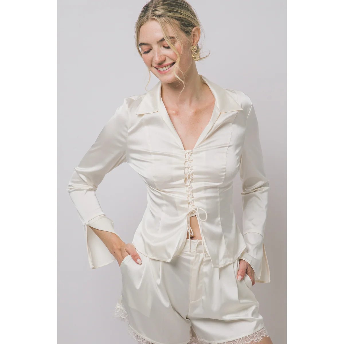 Blusa Satinada con Cordones Cruzados al Frente Estilo Elegante para Mujer - Image 9