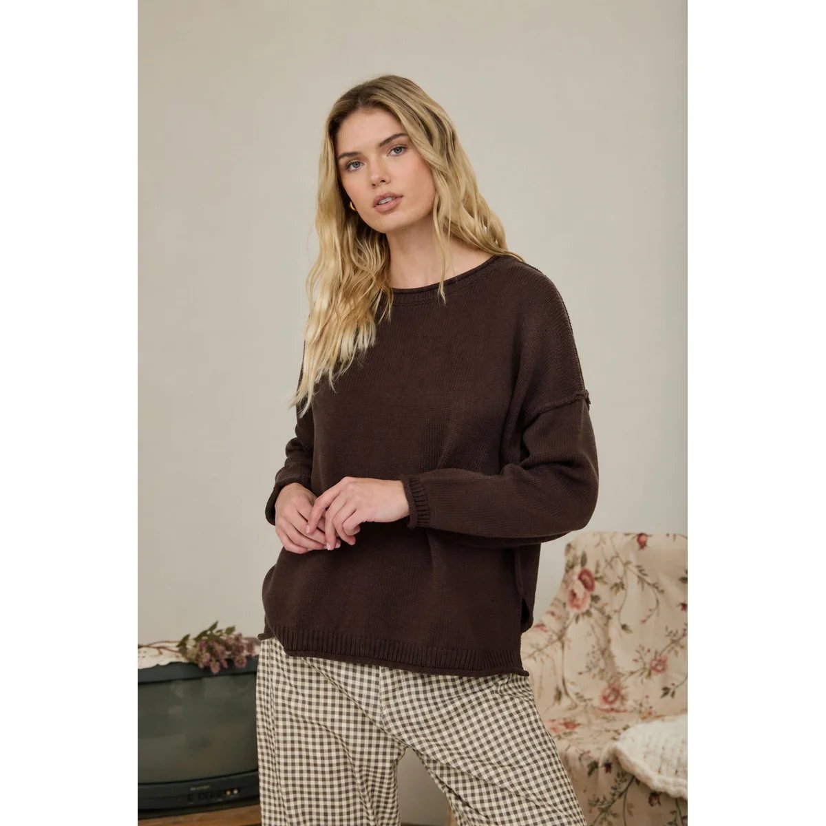 Suéter Oversize de Punto Acanalado Color Chocolate para Mujer - Image 5