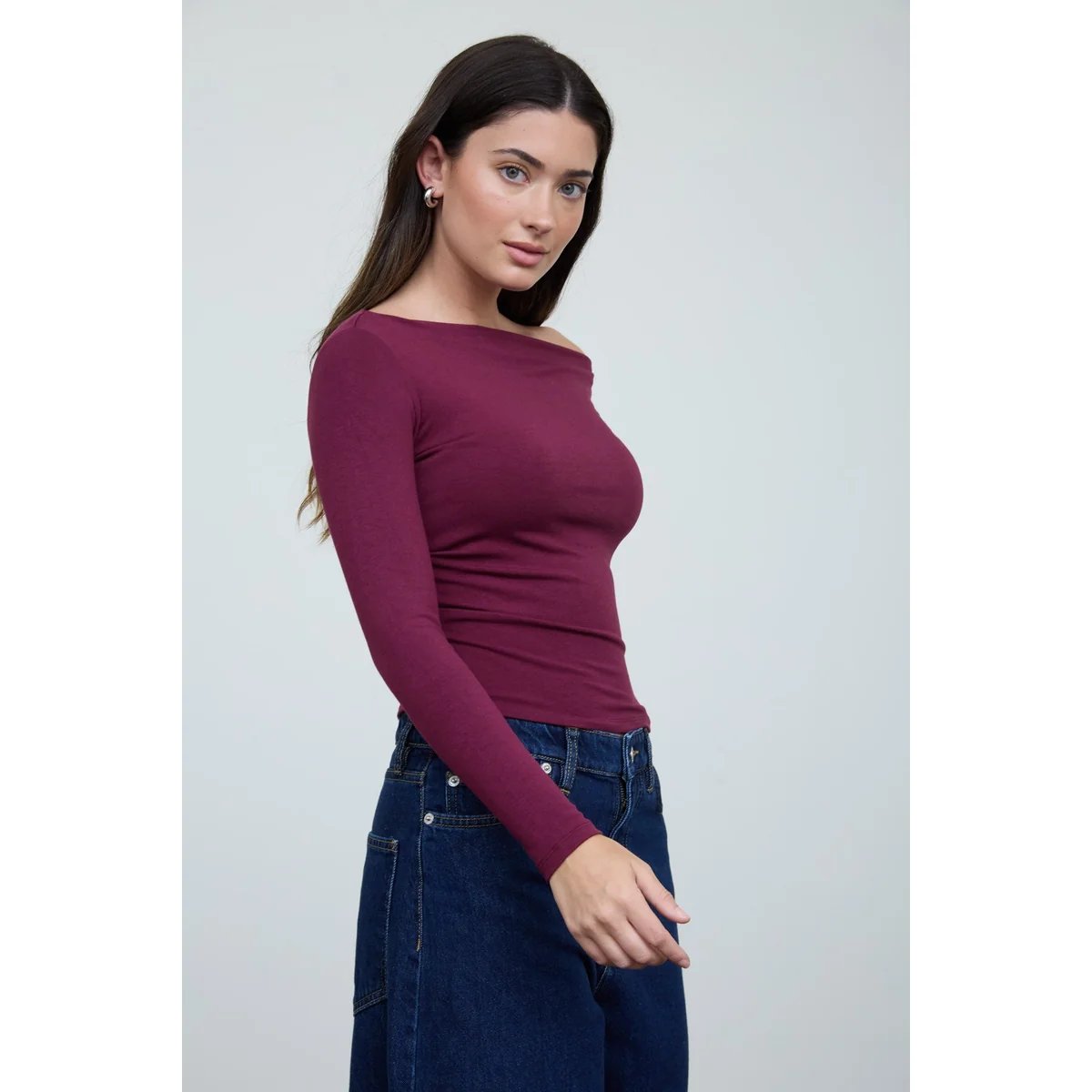Blusa Ajustada de Manga Larga con Cuello Bote en Verde Olivo para Mujer - Image 17