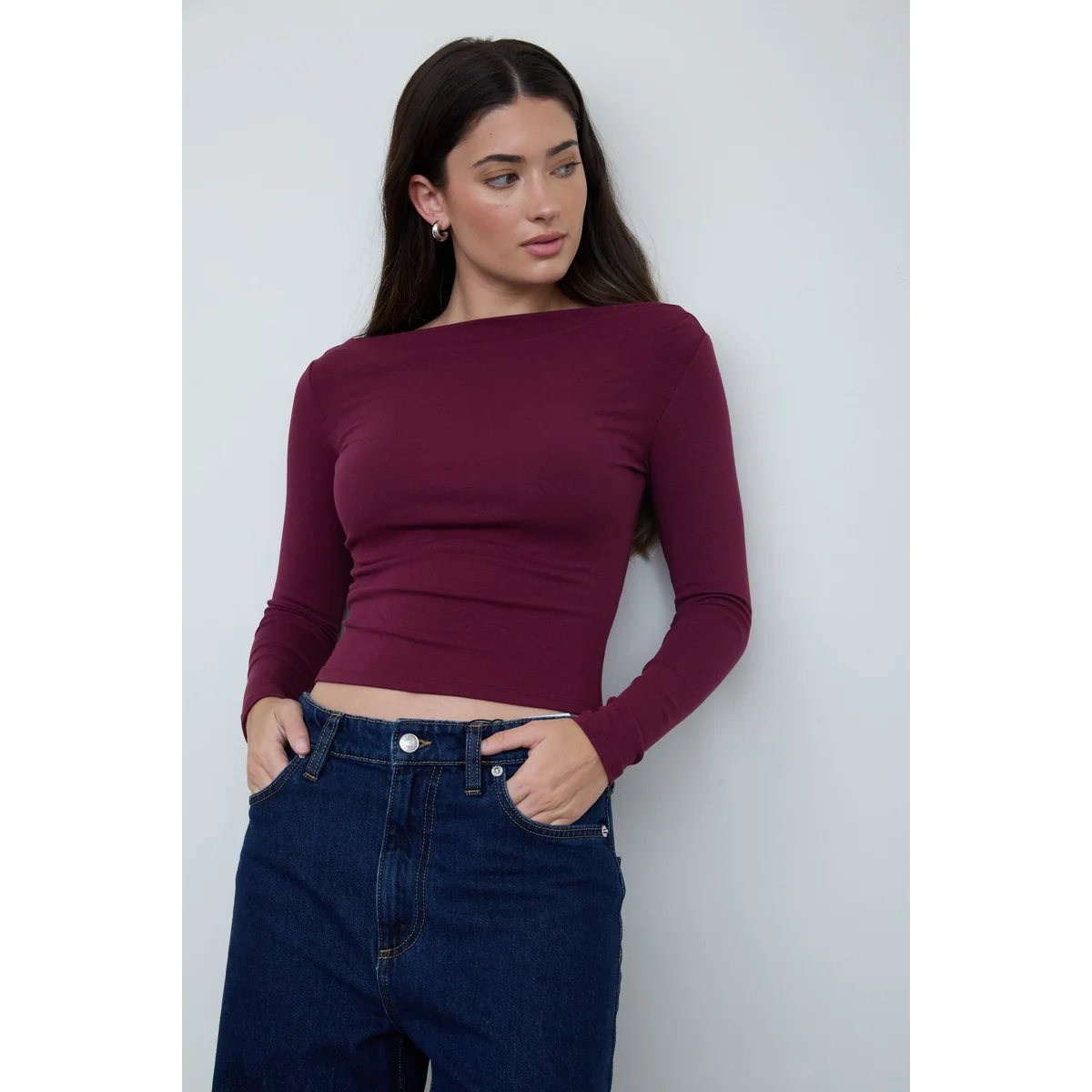 Blusa Ajustada de Manga Larga con Cuello Bote en Verde Olivo para Mujer - Image 18