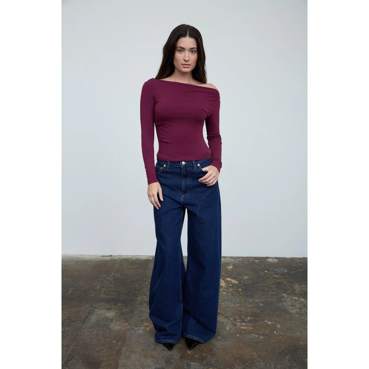 Blusa Ajustada de Manga Larga con Cuello Bote en Verde Olivo para Mujer - Image 19