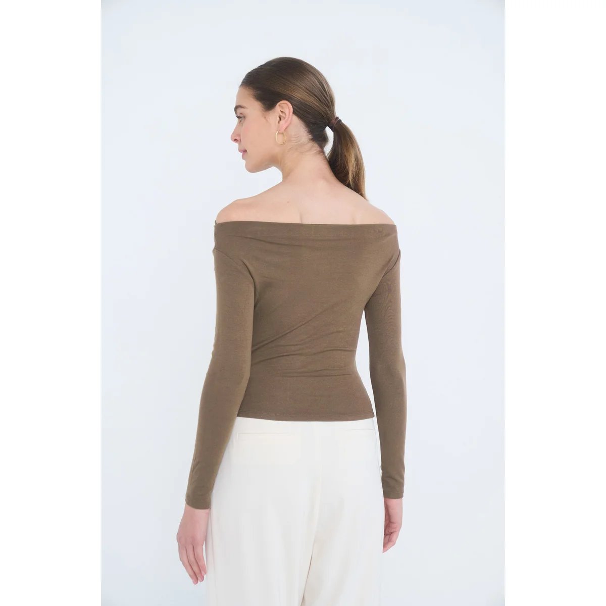 Blusa Ajustada de Manga Larga con Cuello Bote en Verde Olivo para Mujer - Image 21