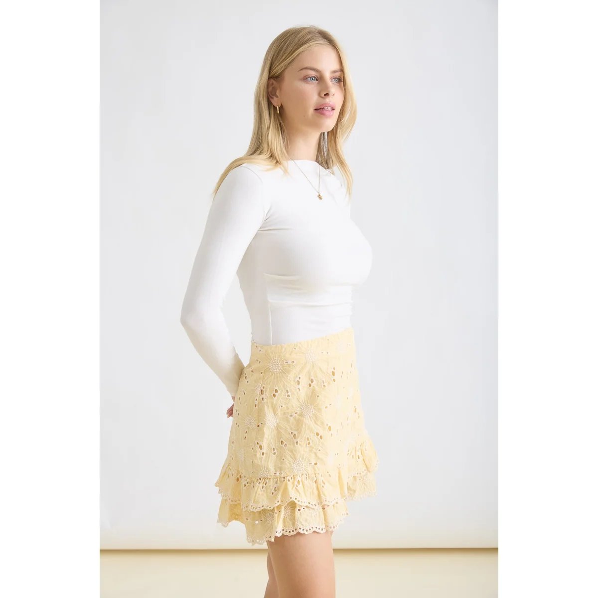 Blusa Ajustada de Manga Larga con Cuello Bote en Verde Olivo para Mujer - Image 32