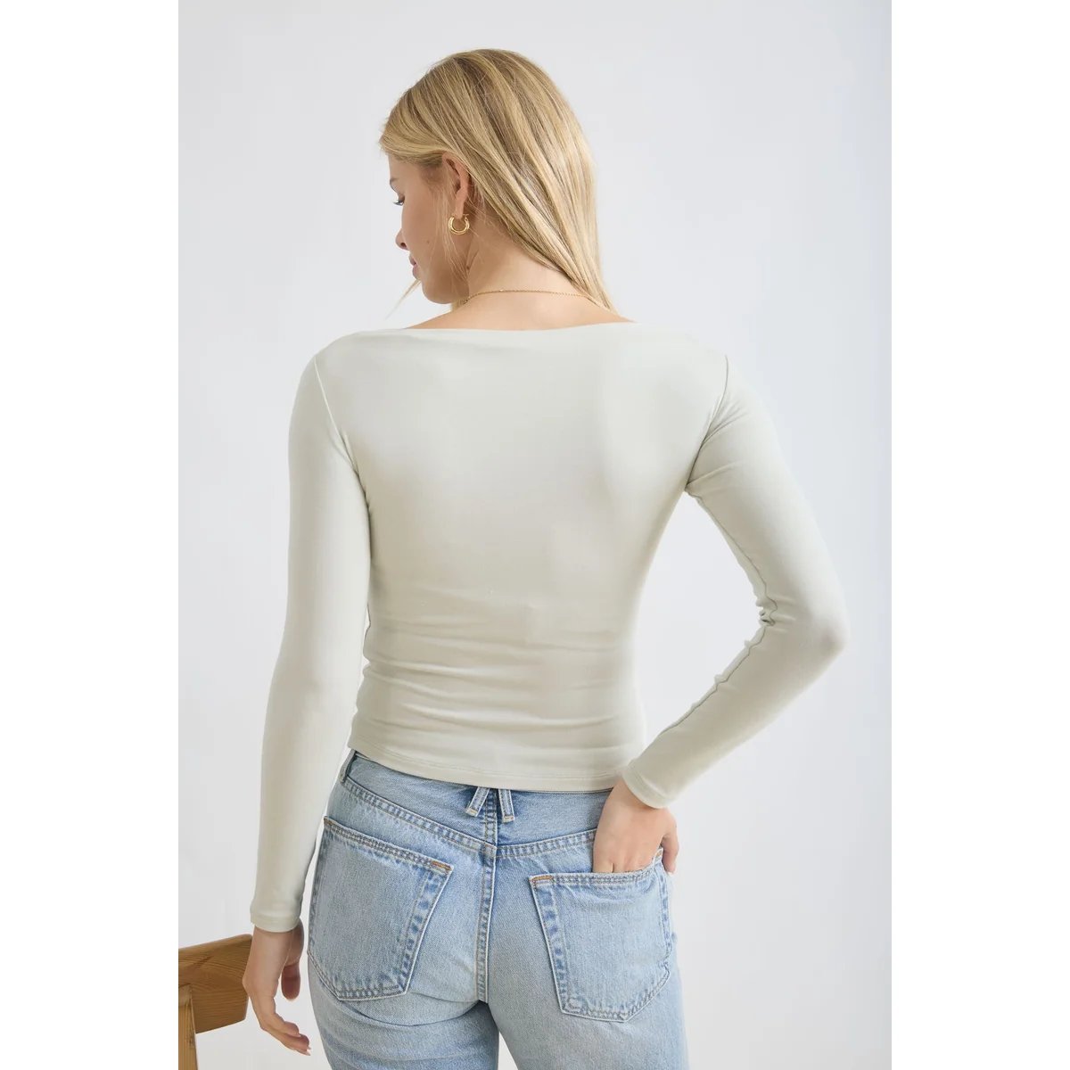 Blusa Ajustada de Manga Larga con Cuello Bote en Verde Olivo para Mujer - Image 36