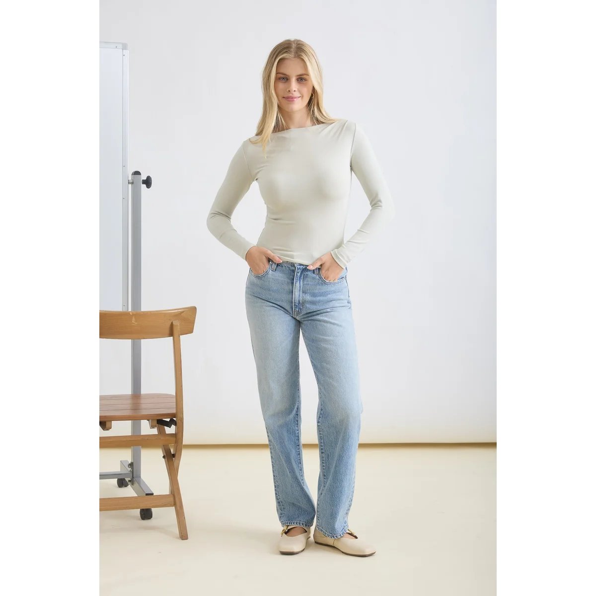Blusa Ajustada de Manga Larga con Cuello Bote en Verde Olivo para Mujer - Image 39