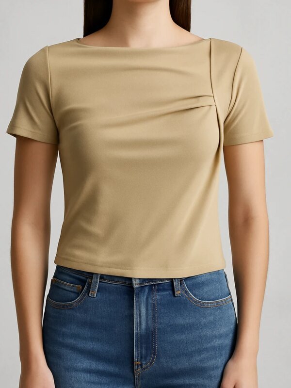 Blusa Casual con Drapeado Asimétrico en Tono Arena para Mujer
