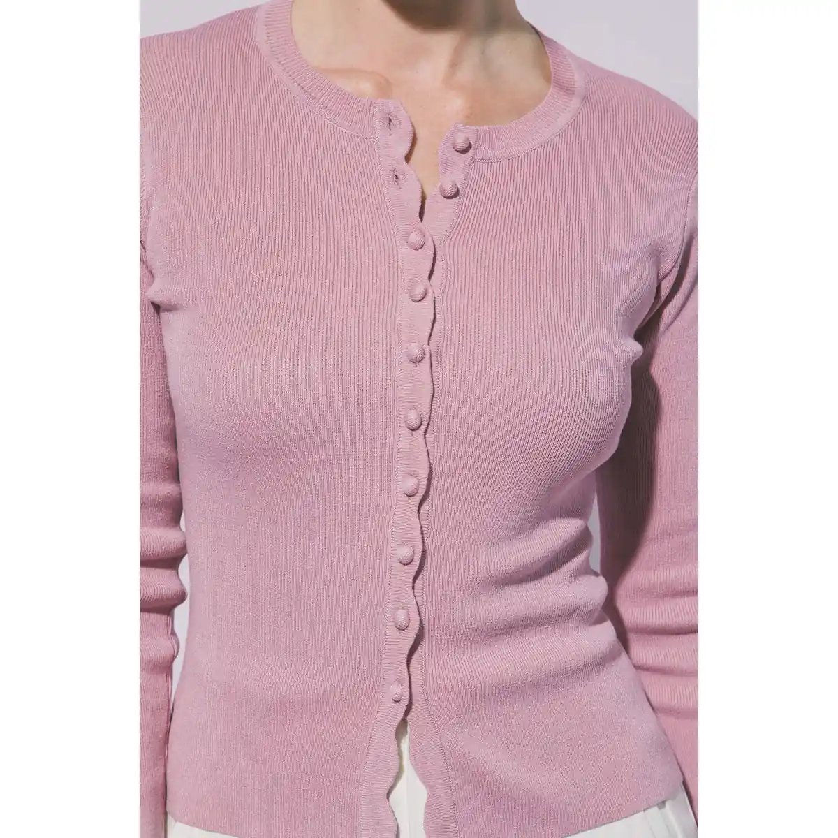 Cardigan para Mujer con Botones Rosa Suave Ajustado de Punto