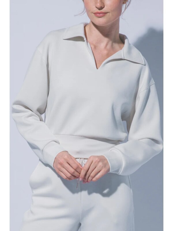 Sudadera Oversize con Cuello Polo Abierto en Color Crema para Mujer