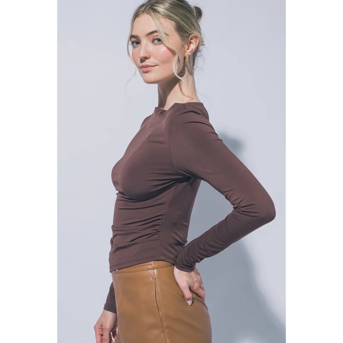 Blusa Manga Larga con Cuello Bote y Fruncido Lateral para Mujer - vista 23