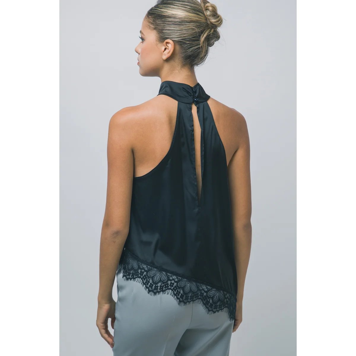 Blusa Satinada con Encaje Floral Bordado en Rojo Vino para Mujer - vista 5