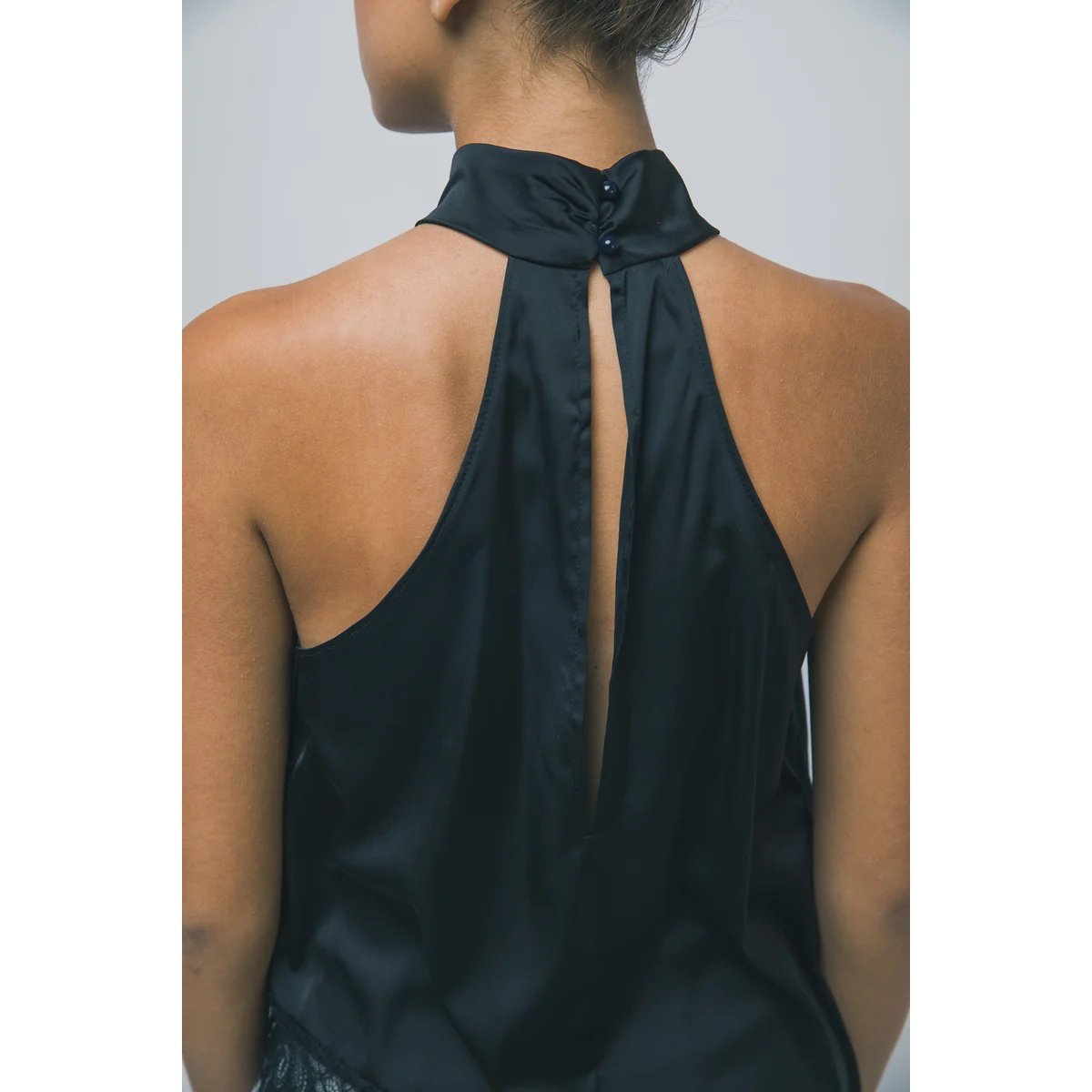 Blusa Satinada con Encaje Floral Bordado en Rojo Vino para Mujer - vista 11