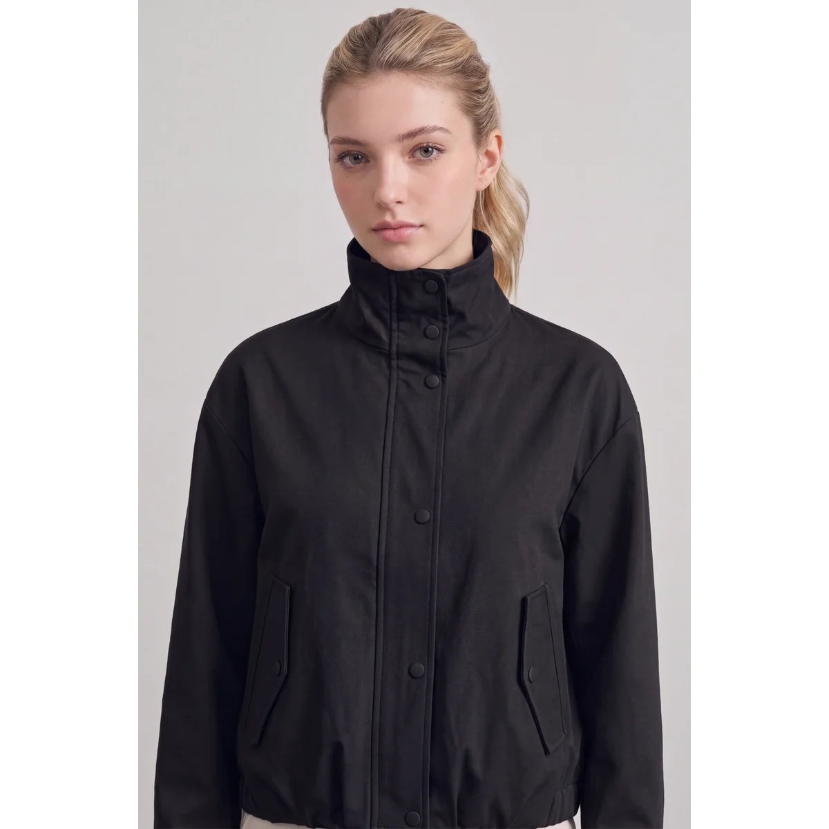 Chamarra Bomber Rosa para Mujer Estilo Moderno y Elegante - vista 3