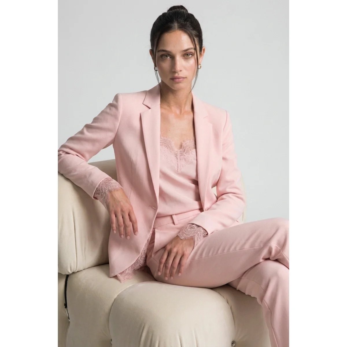 Blazer Rosa Claro con Detalles de Encaje Estilo Elegante para Mujer - vista 2