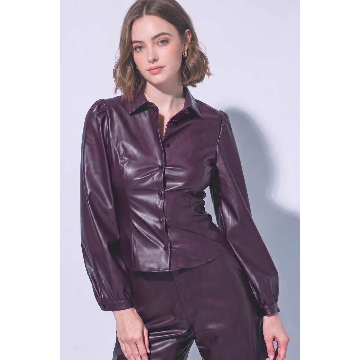 Chamarra Camisa de Cuero Vegano Vino con Corte Ceñido para Mujer