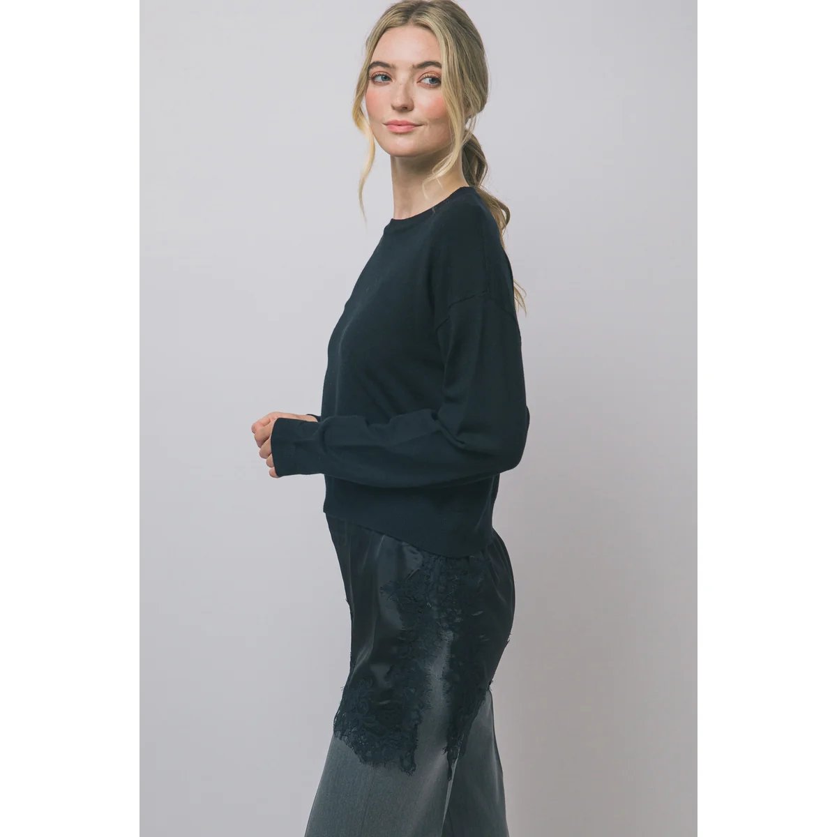 Suéter Verde con Encaje y Satén Asimétrico Elegante para Mujer - vista 4