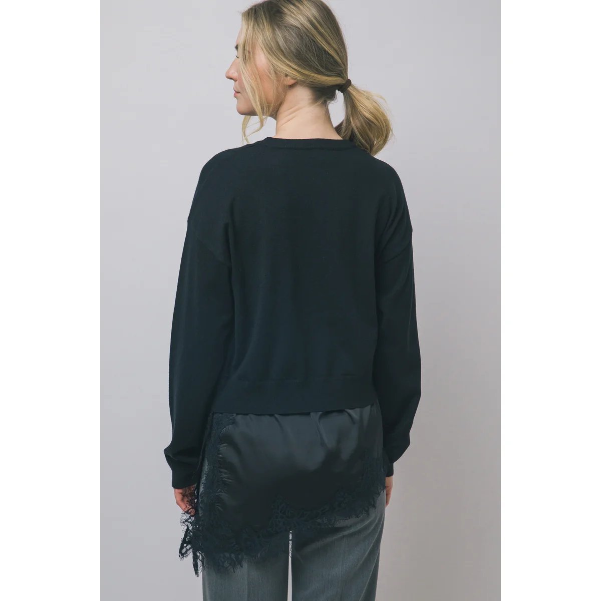 Suéter Verde con Encaje y Satén Asimétrico Elegante para Mujer - vista 5